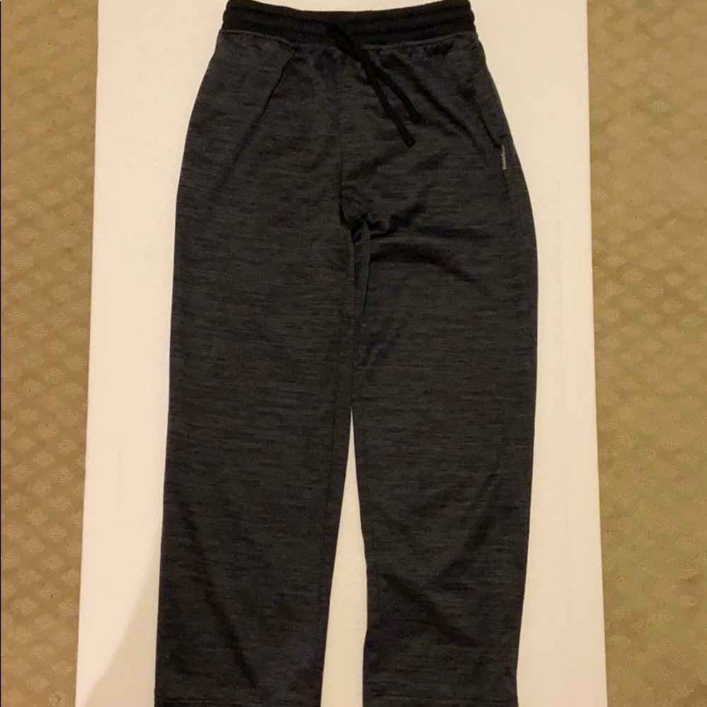 Reebok boys charcoal sweatpants XL